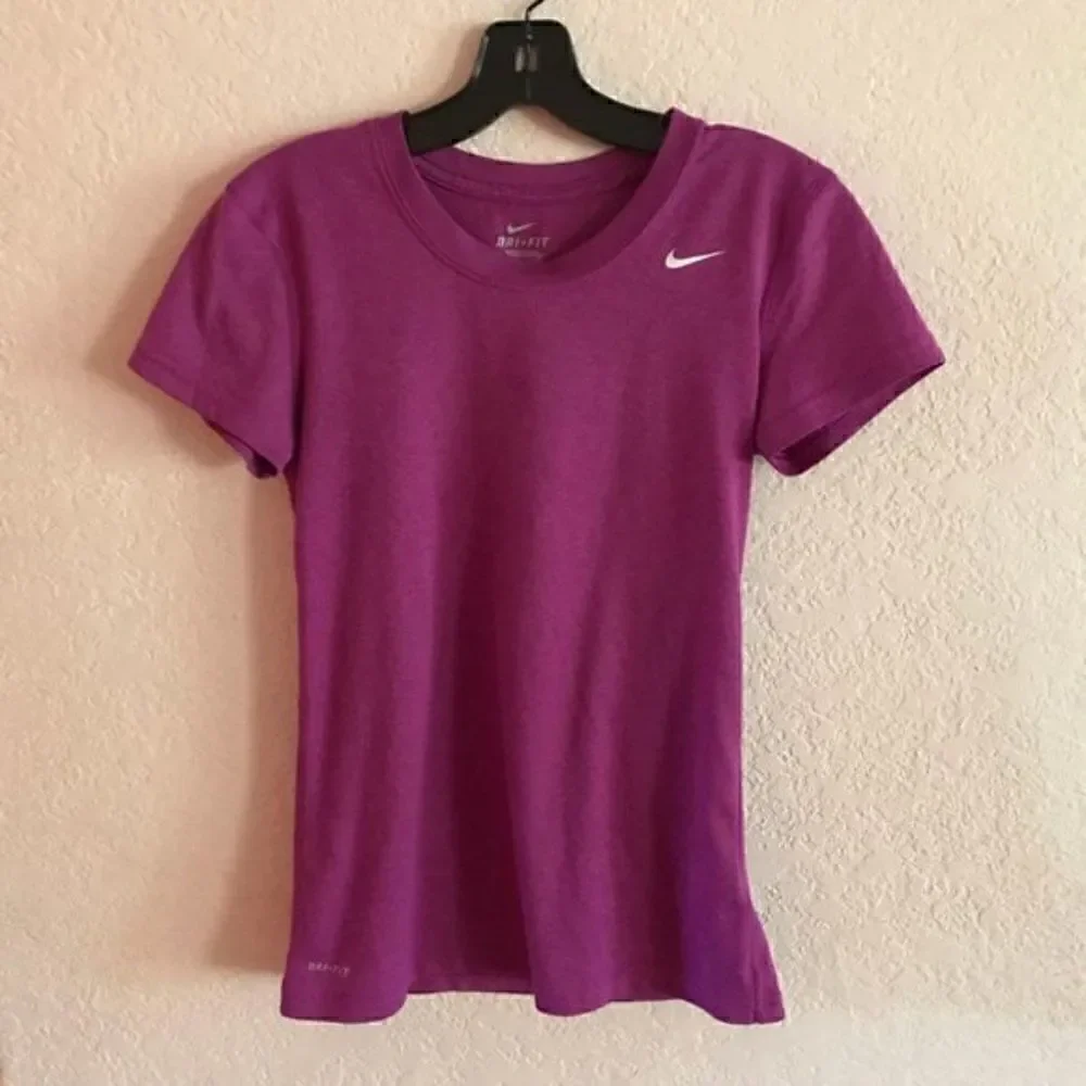 *30off3* NWOT. Nike Dri-Fit Purple Top